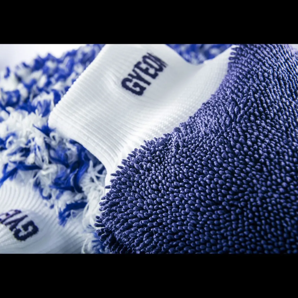 GYEON Q²M SilkMitt Waschhandschuh